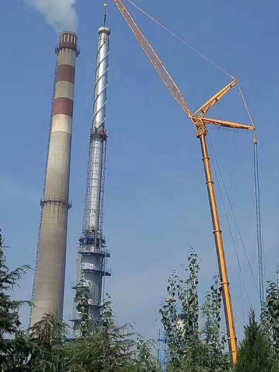 利勃海爾500噸汽車吊超起塔式工況煙囪吊裝